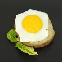 Биточок з яйцем