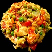 Паелья з куркою та овочами