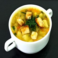 Суп гороховий з грінками